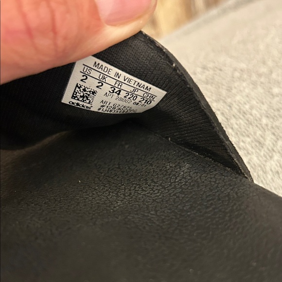 Adidas Black and White Striped Slides - Picture 6 of 6